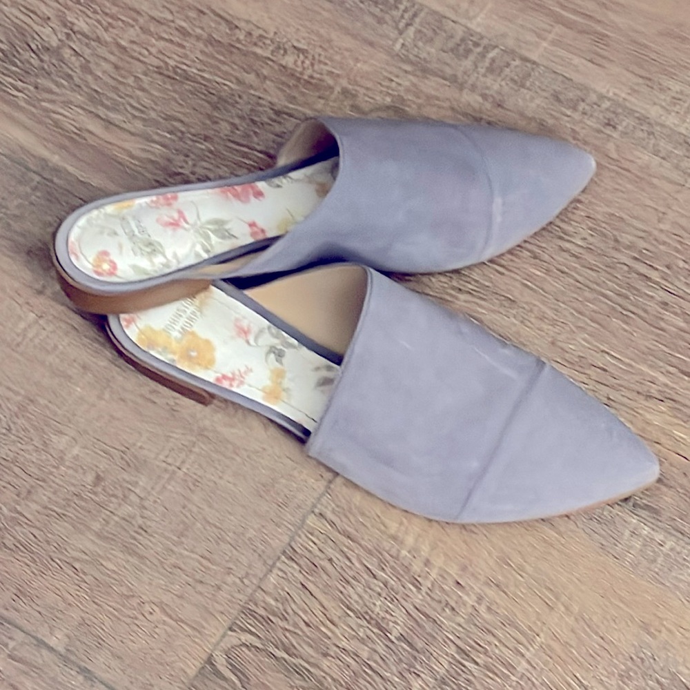 Beautiful blue suede mules sz 8 Johnston & Murphy made in Brazil